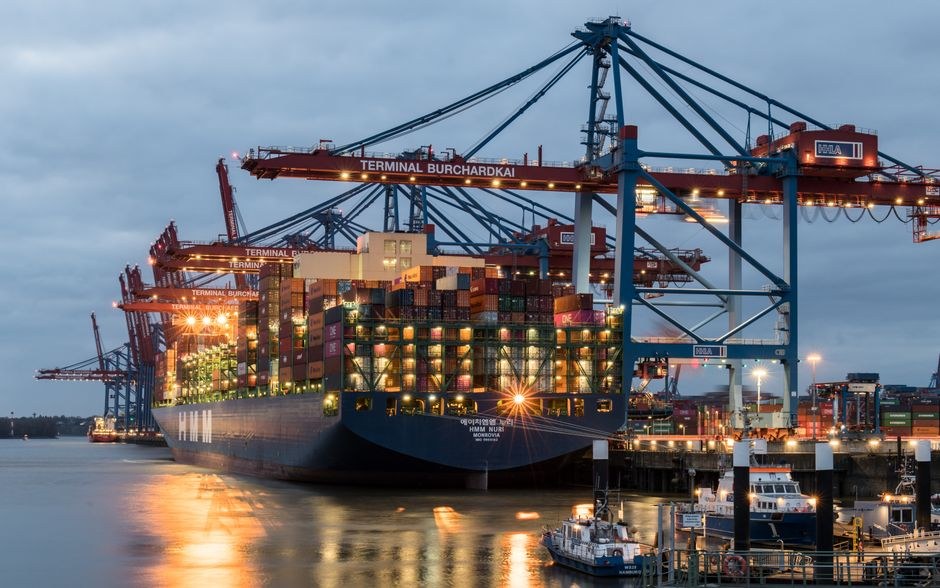 Shipping Cotton Slippers from China: Sea vs Air vs Rail in 2025